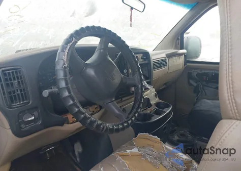 2001 Chevrolet Express z USA, uszkodzony, nr VIN 1GCHG35R111172900